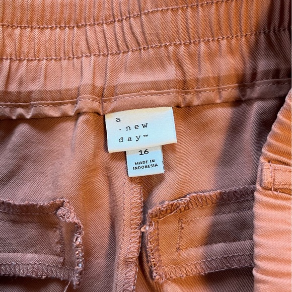 A New Day pants. - Picture 4 of 6